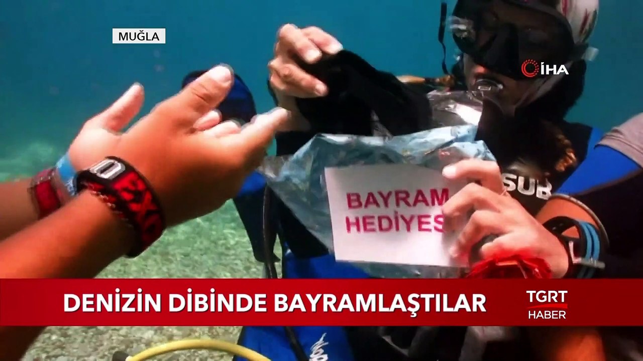 Denizin Dibinde Bayramlaştılar