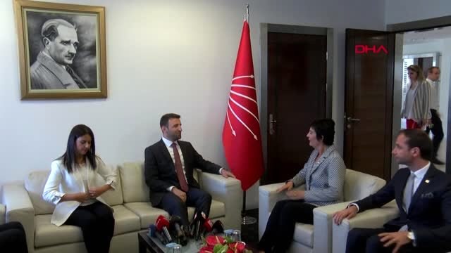 Siyasi partilerde bayramlaşma - AK Parti heyeti CHP'yi ziyaret etti
