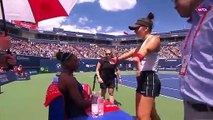 Contrainte à l'abandon et en larmes, Serena Williams est réconfortée par son adversaire Bianca Andreescu