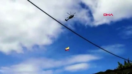 Gösteri uçuşunda halat koptu, 2 asker yere çakıldı