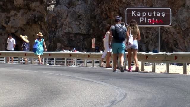 ANTALYA KAPUTAŞ PLAJINDA BAYRAM YOĞUNLUĞU