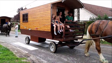 Haute-Saône : les Attelages de la vallée de l'Ognon propose de louer des roulottes et de chariots