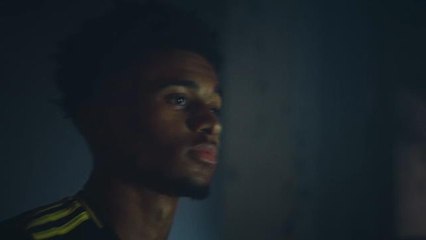 لقطة: كرة قدم: ارسنال يعلن عن زيه الثالث لهذا الموسم