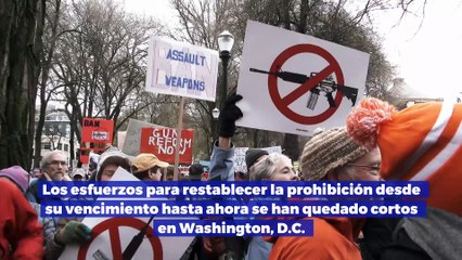 Bill Clinton dice que la prohibición de armas de asalto debe restablecerse