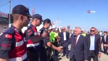 Motosikletli Kasksız gençler valiye yakalandı