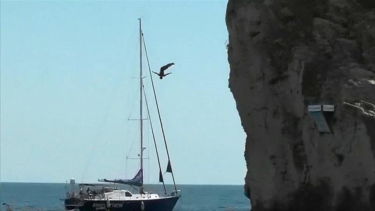 Watch: Valiant vaults into the Black Sea at cliff diving competition
