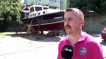 Denize 4 Kilometre Uzakta Mahalle Arasında Tekne Yaptı