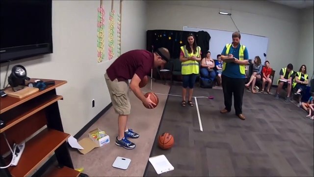Cet homme réalise un record du monde en jonglant des ballons de basket