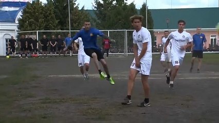 Футбол за решёткой