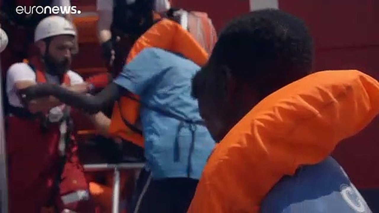 Rettung mit ungewissem Ausgang: Die 'Ocean Viking' hat mehr als 350 Migranten an Bord