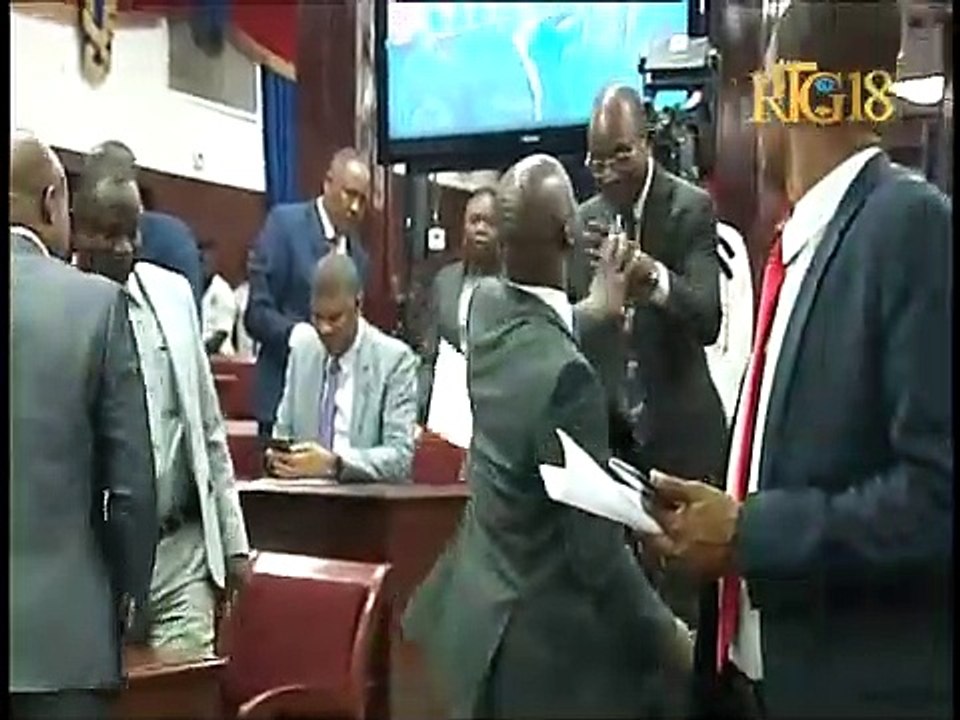 Prezidan Chanm Depite a yon lòt fwa mete  seyans pou akize Prezidan Repiblik la an kontinyasyon