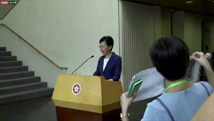 La violencia llevará a Hong Kong por un "camino sin retorno", según jefa de gobierno