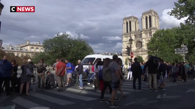 Notre-Dame : début des travaux de décontamination