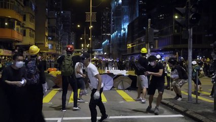 Vidéo des manifestations à Hong Kong de nuit sur la musique de Louis Armstrong