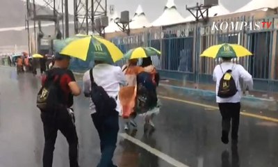 Haji 2019 - Prosesi Lontar Jumrah di Mina Disambut Hujan Deras