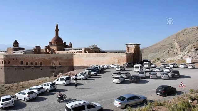 İshak Paşa Sarayı'nda Kurban Bayramı yoğunluğu