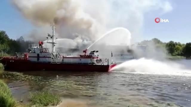 - Rusya'da Tersaneye Çekilen Yolcu Gemisinde Yangın