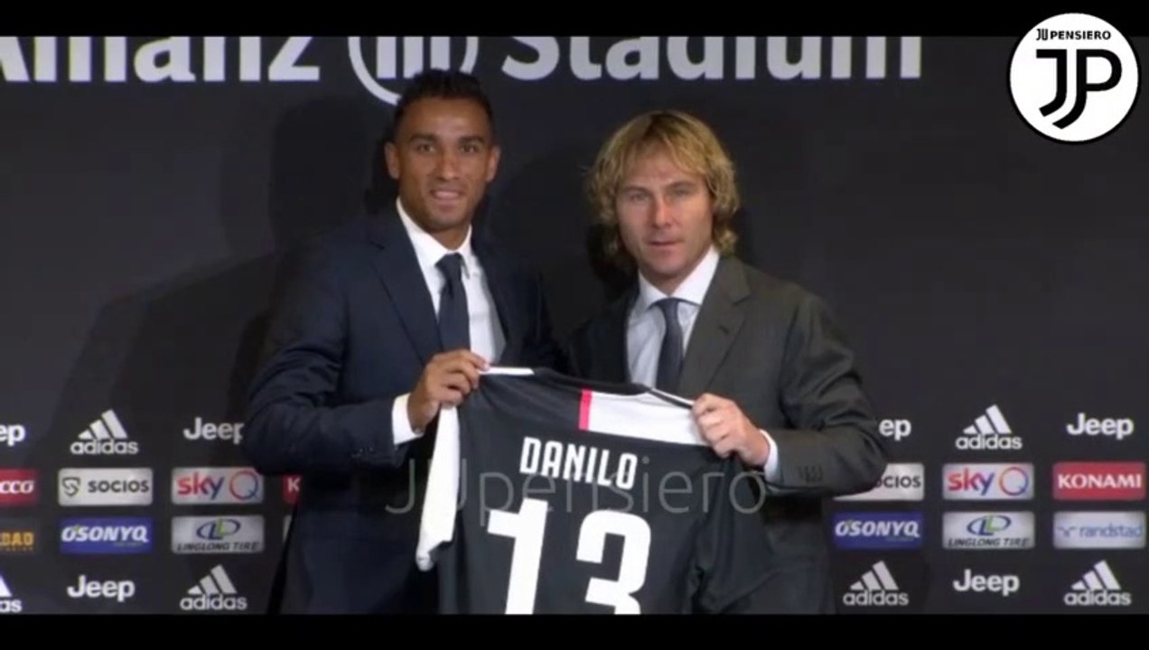 Conferenza Stampa DANILO di Presentazione alla JUVENTUS: "Alex Sandro e Cristiano Ronaldo importanti per la mia scelta, a CR7 ho detto che avevo chiesto il n° 7... Lui mi ha detto che è felicissimo alla Juve..., Sarri mi ha chiesto..." - 13.08.2019