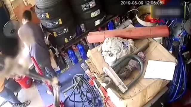 DHA DIŞ- Çin'de tamirhanede yakıt tankı patladı 4 ölü