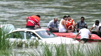 Filho de papá atira BMW Série 3 ao rio porque queria um Jaguar