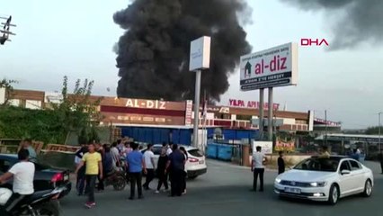 Şanlıurfa'da bir beyaz eşya mağazasında yangın çıktı