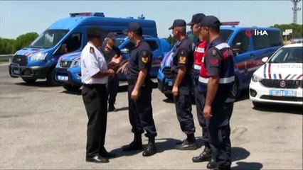 Ayvalık'ta jandarmadan uygulama noktasında bayramlaşma