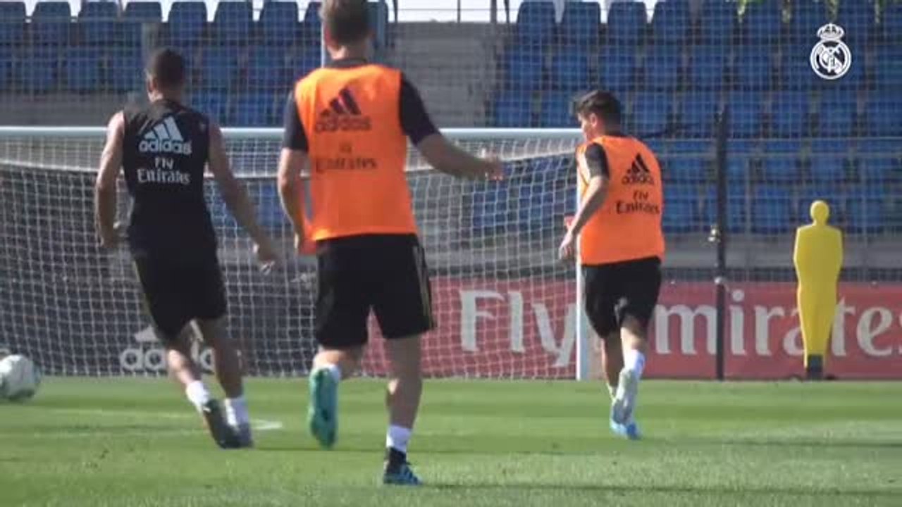 Ramos entrena con el grupo en la primera sesión de la semana