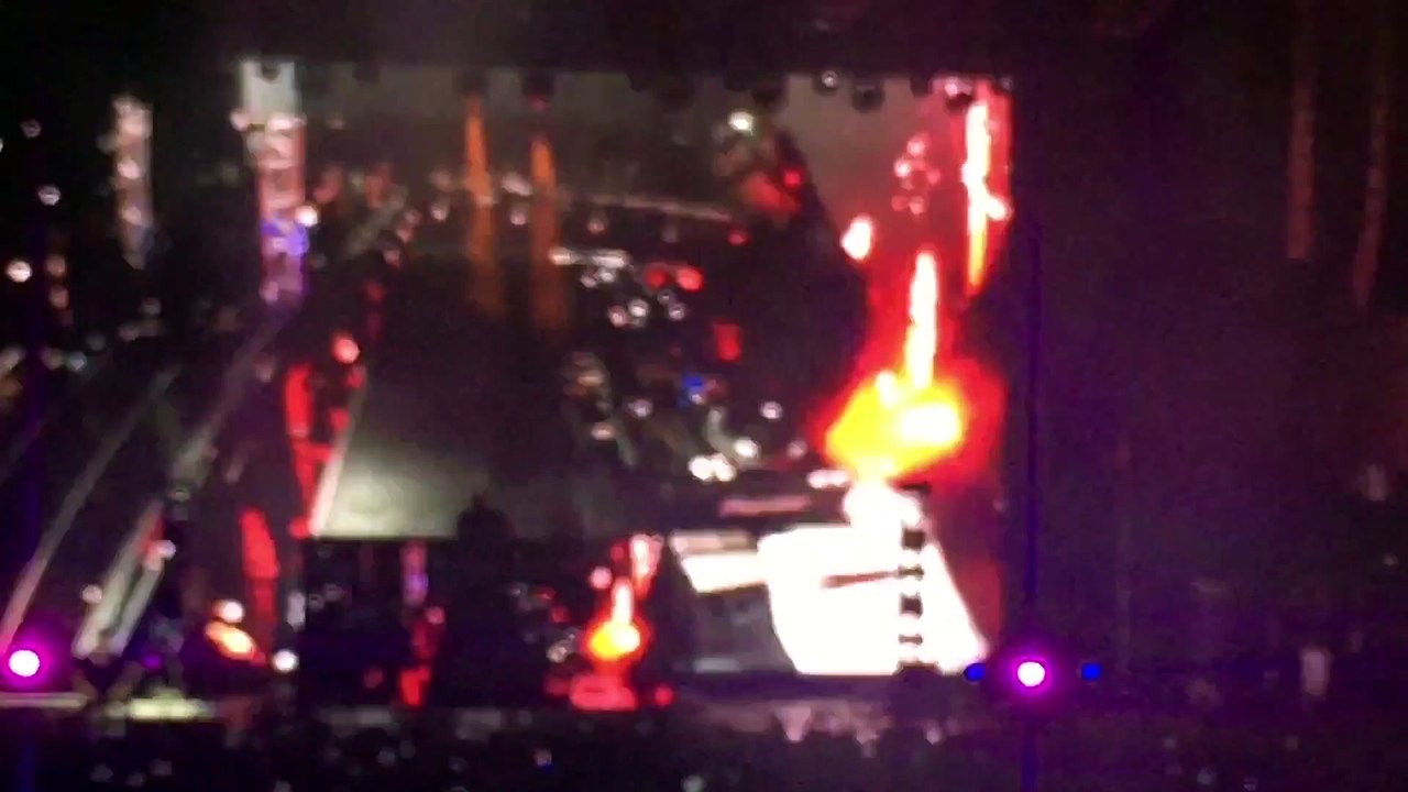 Justin Bieber Where Are Ü Now Live Billboard Hot 100 Fest (23 Agustus 2015)
