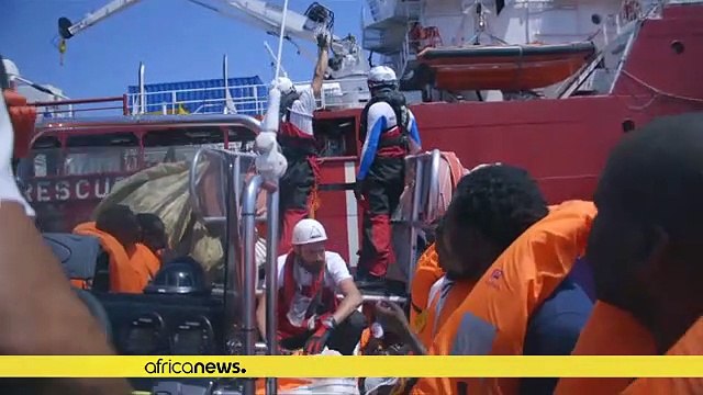 Over 500 rescued migrants remain stranded at sea