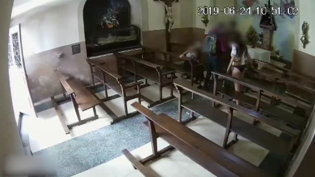 Los Mossos buscan a los autores del robo del Cristo de la capilla de la Pietat de Berga (Barcelona)