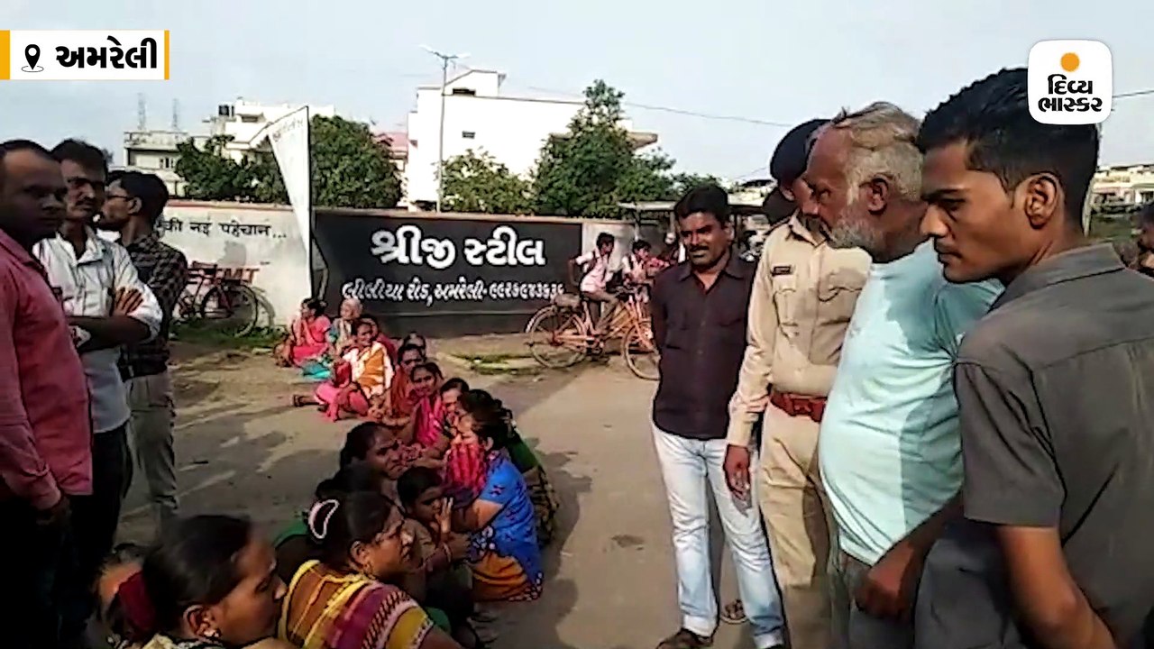 રસ્તા અને પાણીને લઇને મહિલાઓ રસ્તા પર ઉતરી આવી ચક્કાજામ કર્યો