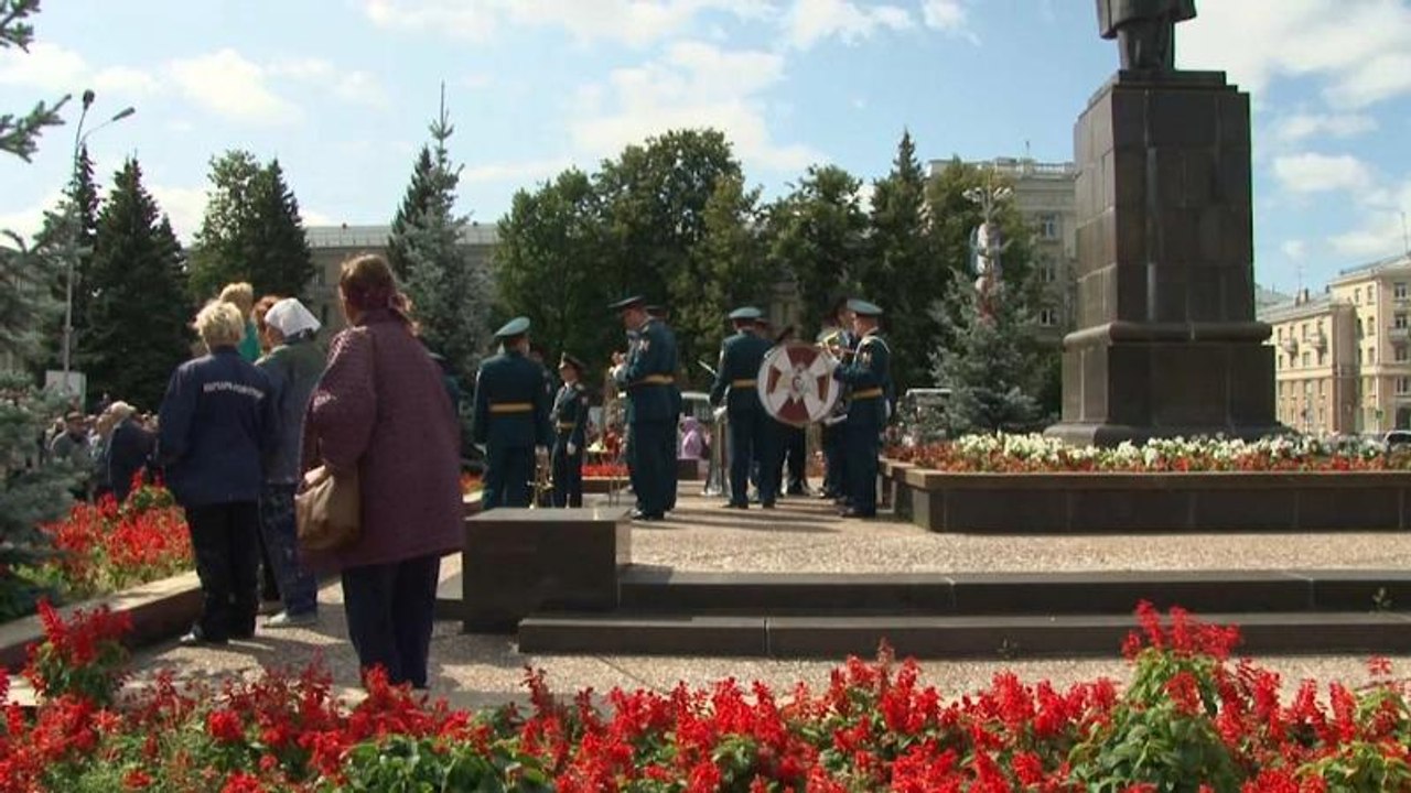 Russian engineers buried after rocket explosion...
