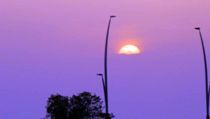 Télécharger la video: Best Compilation of Sunsets and Time Lapse of Sky Views dubai canal  Clouds over Dubai, Burj Khalifa