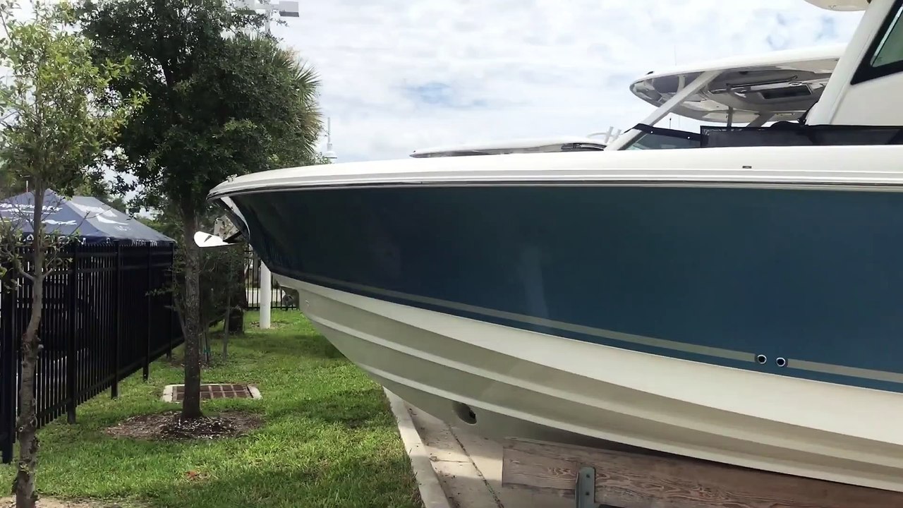 2020 Boston Whaler 33 Outrage Boat For Sale at MarineMax Fort Myers