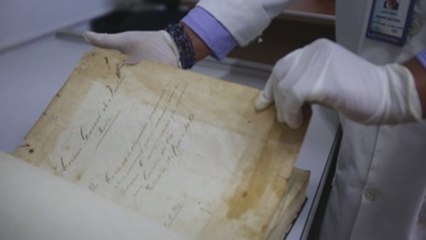 El viejo tomo con las historias de Ciudad de Panamá, un tesoro del Archivo Nacional