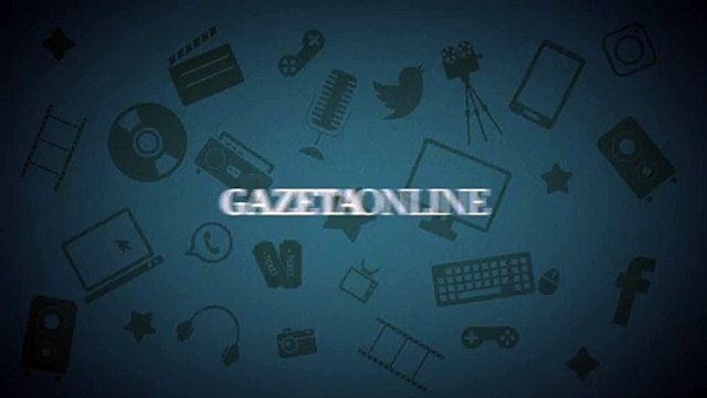 Alunos se concentram em frente ao Teatro Universitário