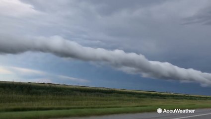 Bizarrely beautiful rope cloud spotted