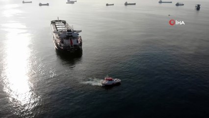Zeytinburnu’nda kazaya karışan kuru yük gemisi havadan görüntülendi