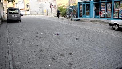 Çocukları gösterilmeyince silahla kendini yaraladı