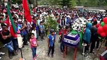 Miedo y tristeza: indígenas despiden a dos de sus líderes asesinados en Colombia