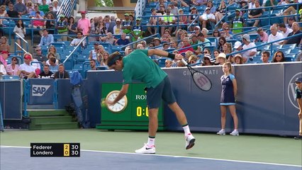 Federer cruises in Cincinnati