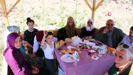 Mayıs ayında bu kaplıcaya giren kadınların çocuğu oluyor