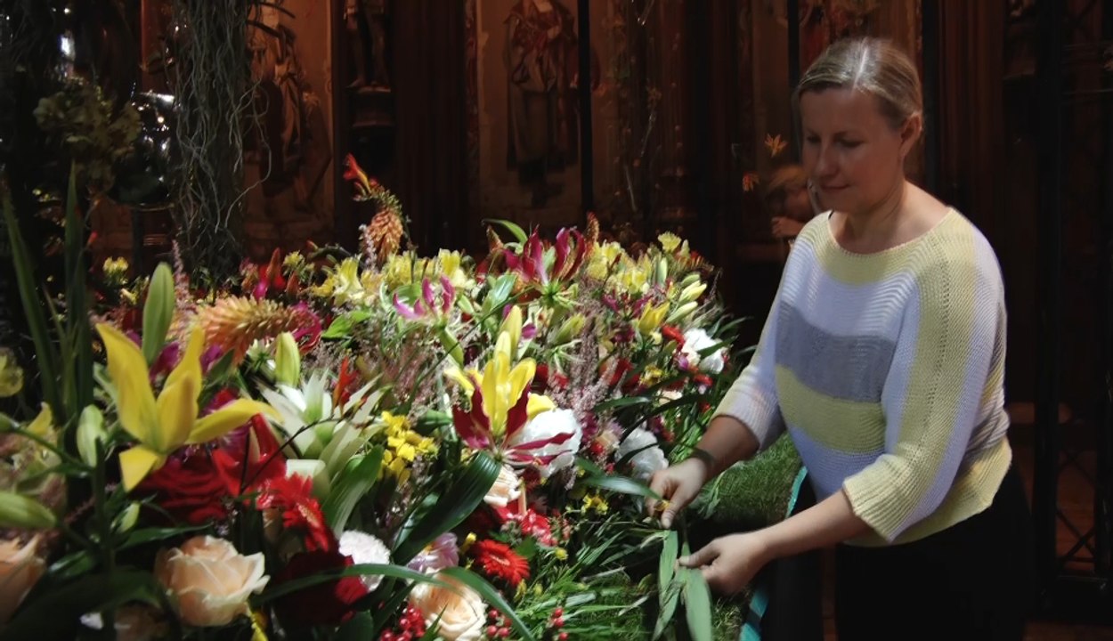 Plus de 30 artistes du monde entier fleurissent l'Hôtel de Ville de Bruxelles