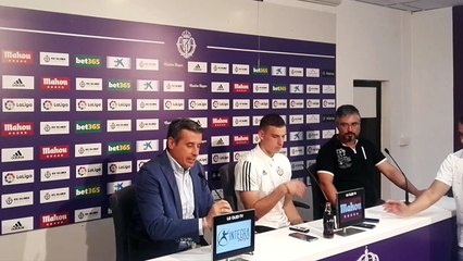 Presentación de Lunin con el Real Valladolid