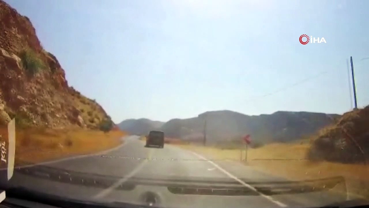 Kontrolden çıkan aracıyla karşı şeride geçip karşı yönden gelen otomobile böyle çarptı