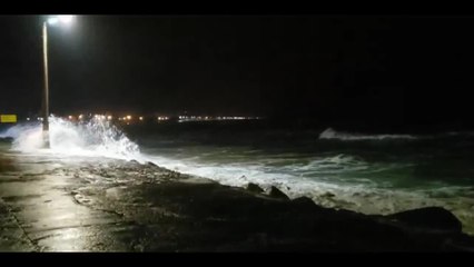 Flagra mostra ressaca que atingiu Matinhos nesta madrugada!