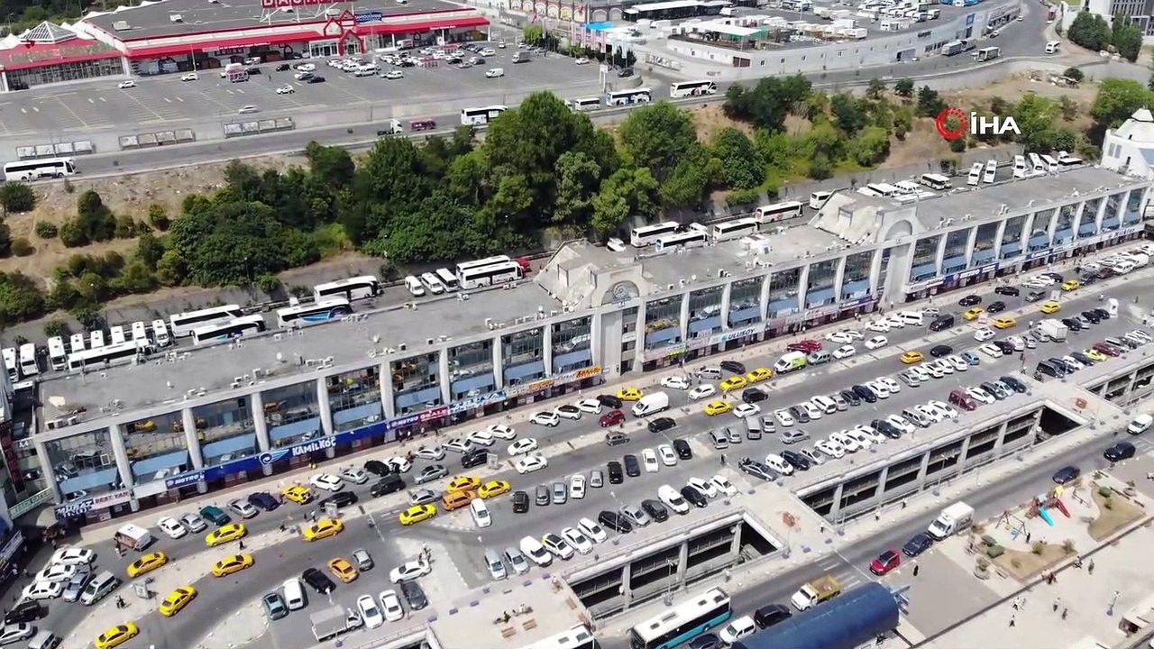 Tatilin son gününde Esenler Otogarında sakinlik havadan görüntülendi