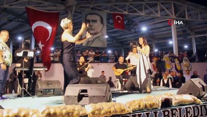 Karaadilli'de 'Patetes ve Vişne Festivali' çoşkuyla kutlandı