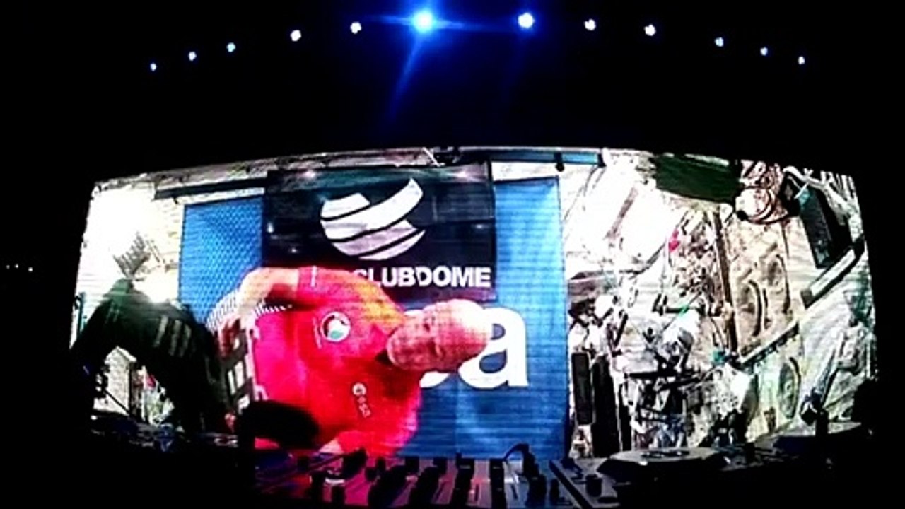 Völlig losgelöst: DJ im All