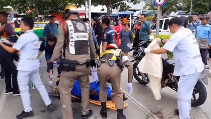 ระทึก!เก๋งขับวนลานจอดรถห้างดัง จู่ๆ ไฟลุกท่วม โชเฟอร์ถูกคลอกทั่วร่างปางตาย